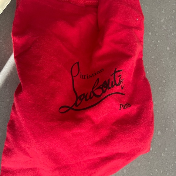Authentic pristine Louboutins! 👠 - Picture 4 of 8